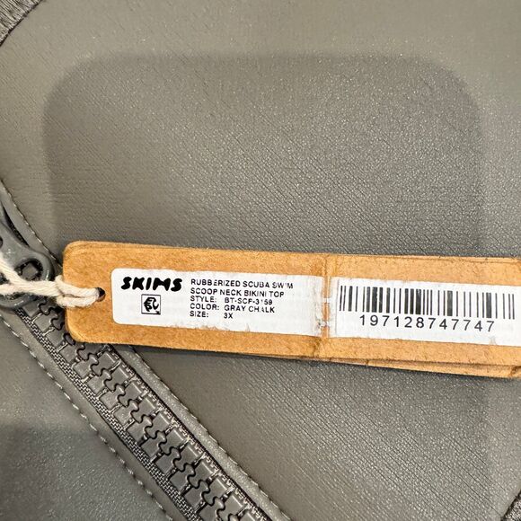 NWT Skims Rubberized Scuba Swim Scoop Neck Bikini Top Gray Chalk 3XL - Picture 4 of 4